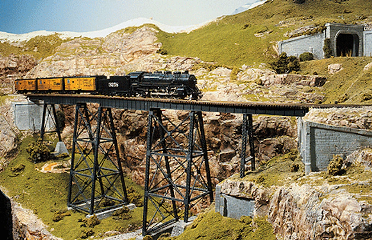 Micro Engineering 75-515 - Tall Steel Viaduct, Standard Bridge, 210-ft Long - HO Scale 3 Micro Engineering 75-515 - Tall Steel Viaduct, Standard Bridge, 210-ft Long - HO Scale