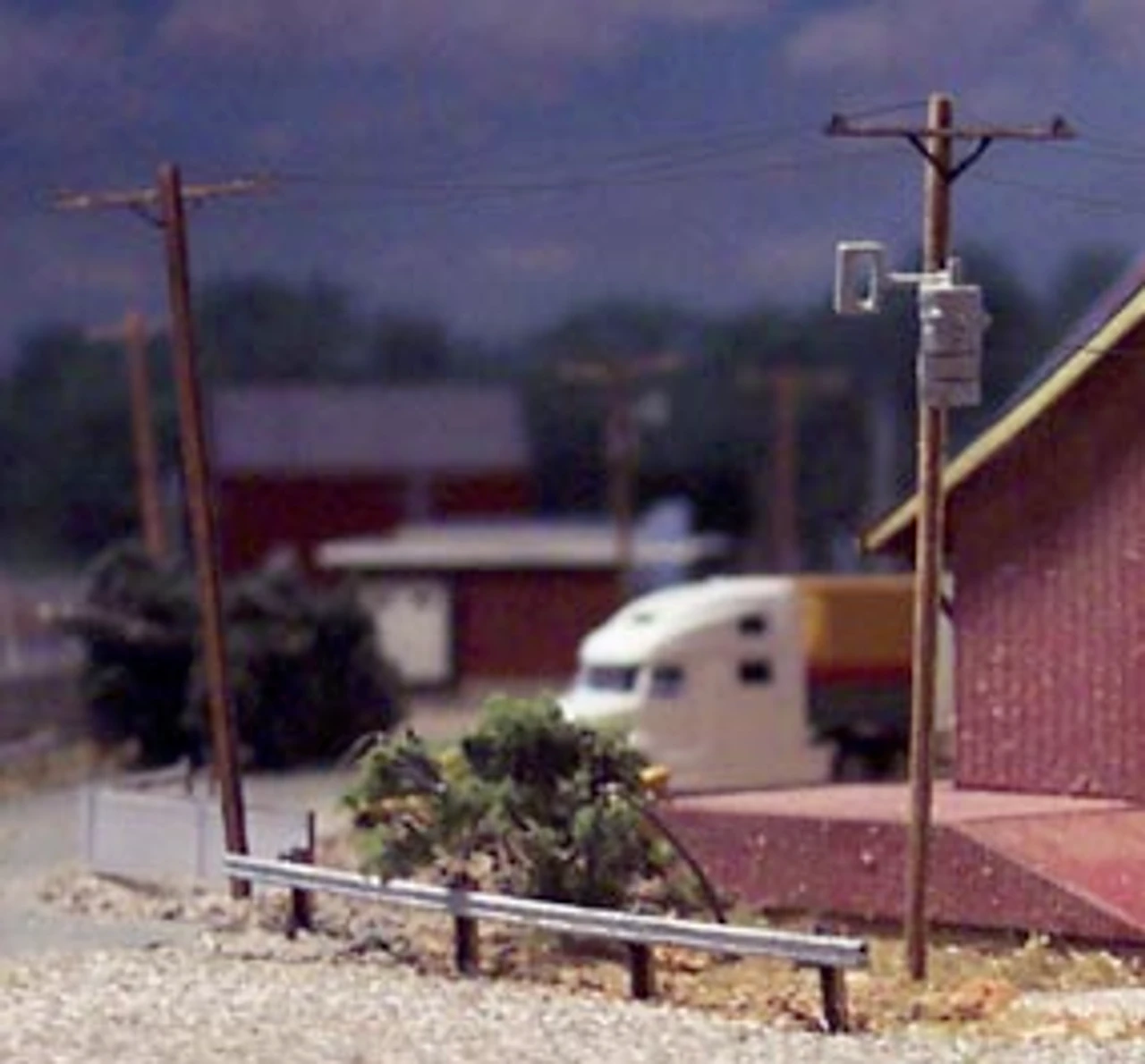 Osborn Models 1099 - Utility Posts And Transformers - HO Scale 3 Osborn Models 1099 - Utility Posts And Transformers - HO Scale