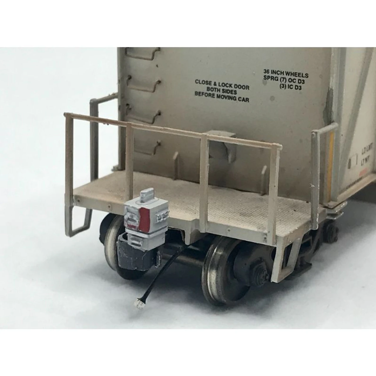 MACRail 922S - Early End Of Train Device "Fin" Scale Coupler 3 Pack - HO Scale 3 MACRail 922S - Early End Of Train Device "Fin" Scale Coupler 3 Pack - HO Scale