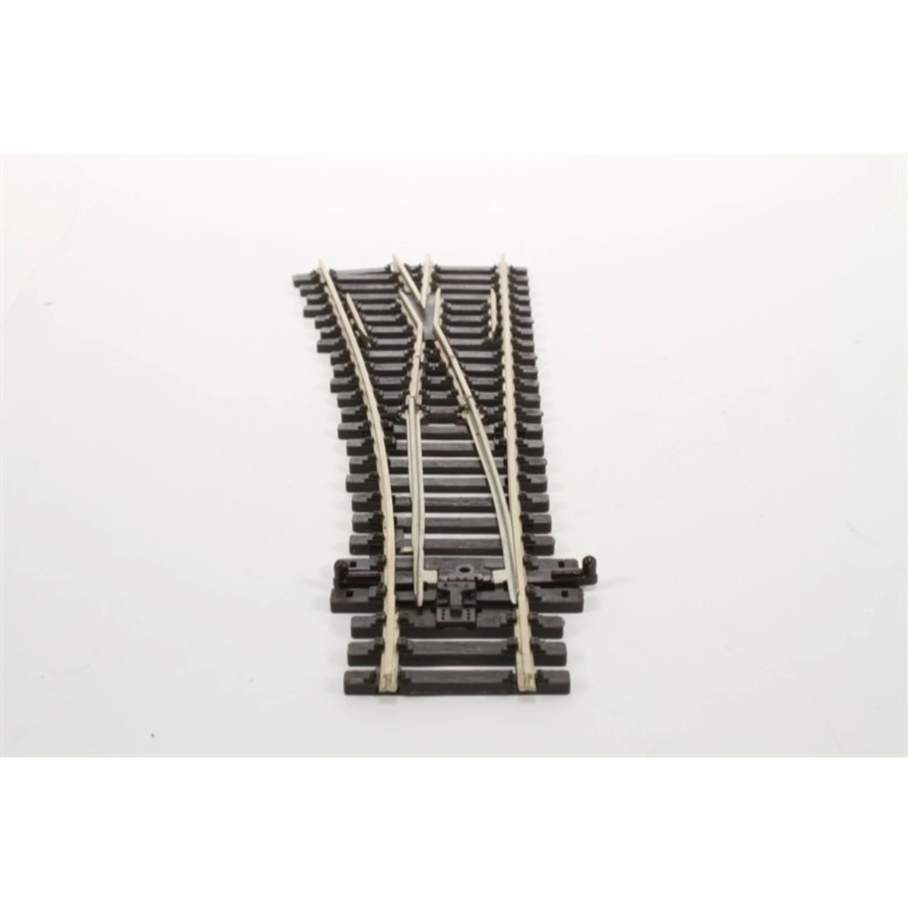 PECO SL-E92 - Code 100 Small Radius Left Hand Turnout (Electrofrog) - HO Scale 3 PECO SL-E92 - Code 100 Small Radius Left Hand Turnout (Electrofrog) - HO Scale