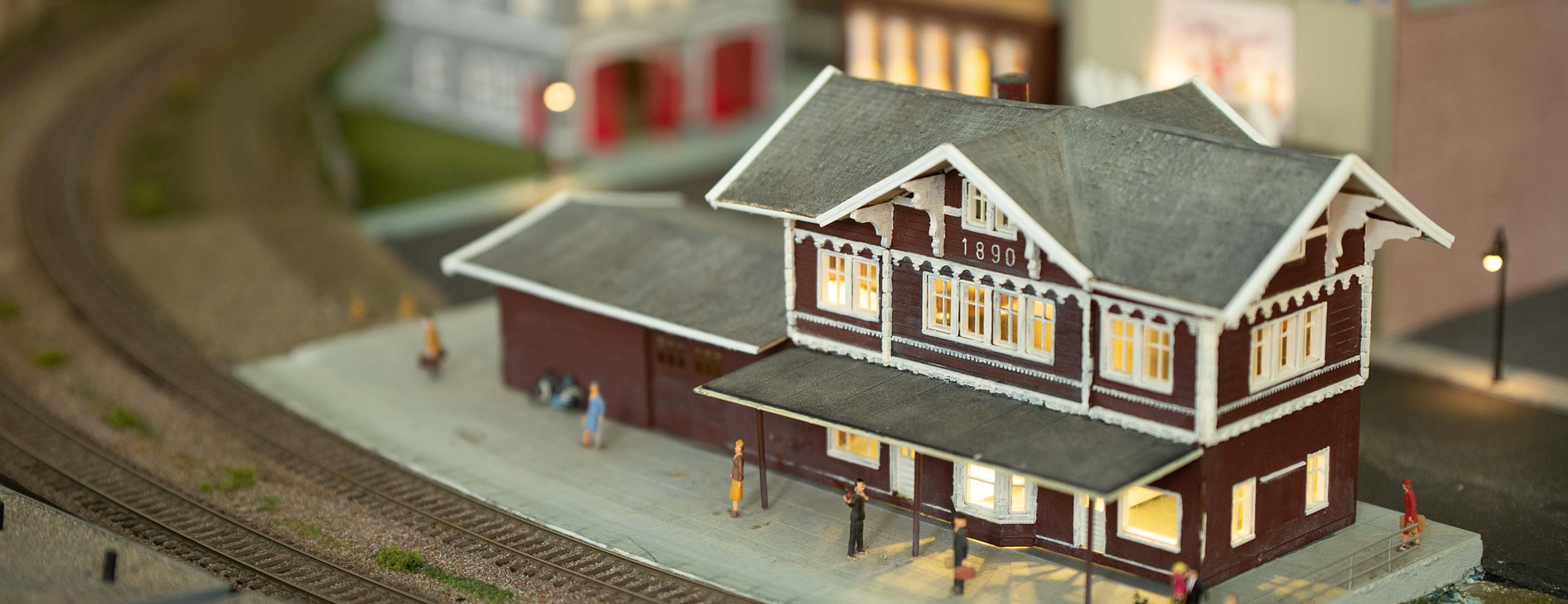 Model Trains Shop -Model Trains Shop railway station 4257050 1920
