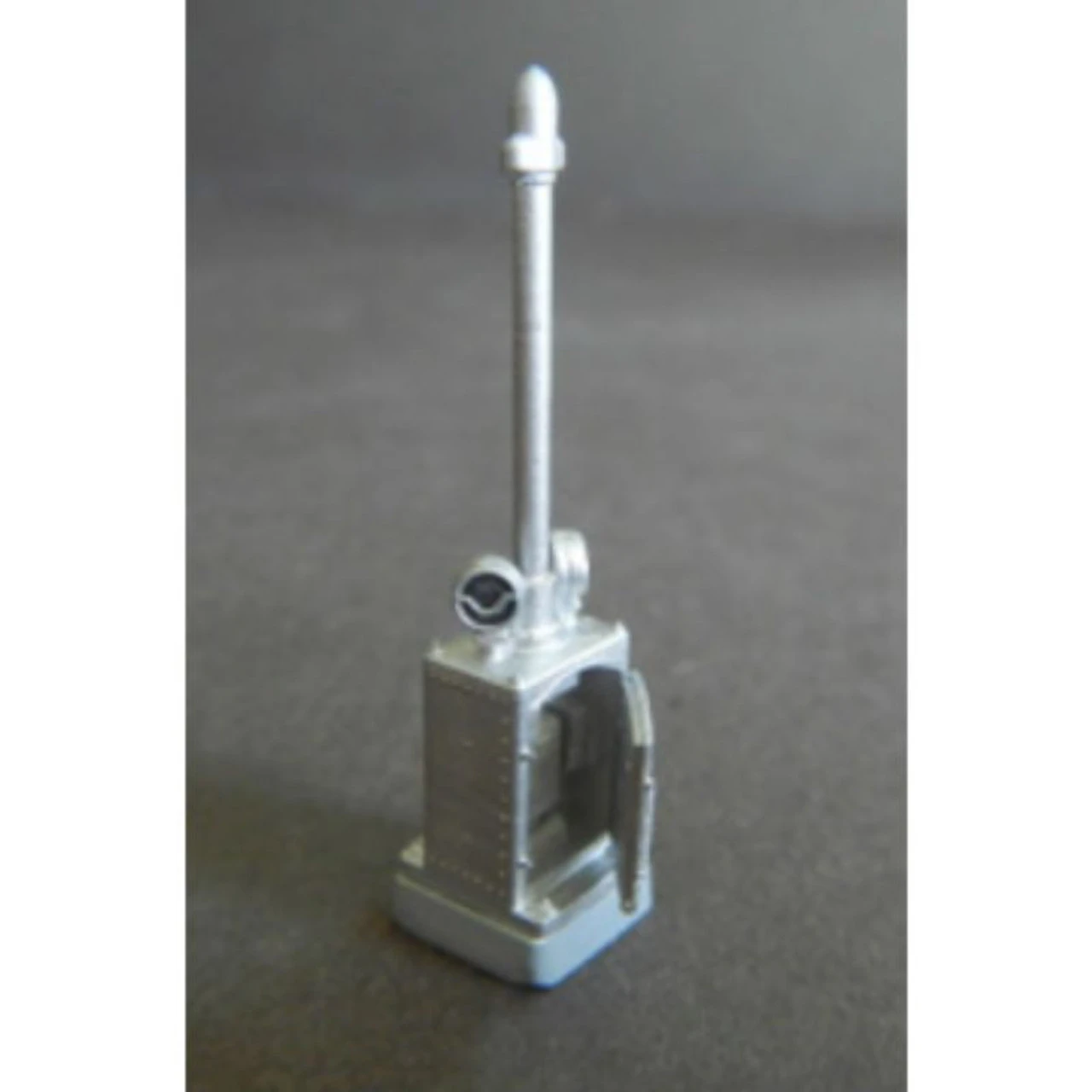 Showcase Miniatures 2192 - Ground Relay Box And Mast With Block Indicators (Short) - HO Scale Kit 3 Showcase Miniatures 2192 - Ground Relay Box And Mast With Block Indicators (Short) - HO Scale Kit