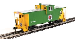 Walthers Mainline 910-8718 - International Extended Wide-Vision Caboose Northern Pacific (NP) 10401 - HO Scale