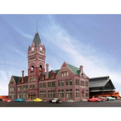 Walthers Cornerstone 933-2946 - Milwaukee Everett Street Station & Train Shed - HO Scale Kit